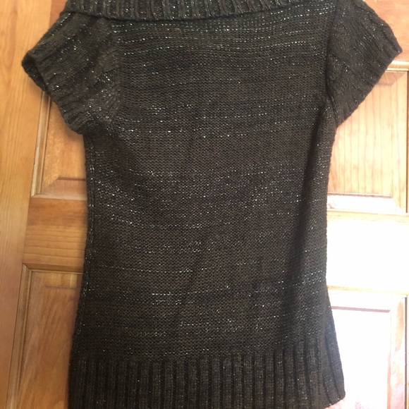 Short Sleeved Sweater - Picture 3 of 5